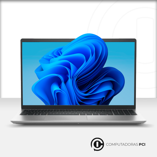 Dell Inspiron 3520 - 8GB RAM - SSD